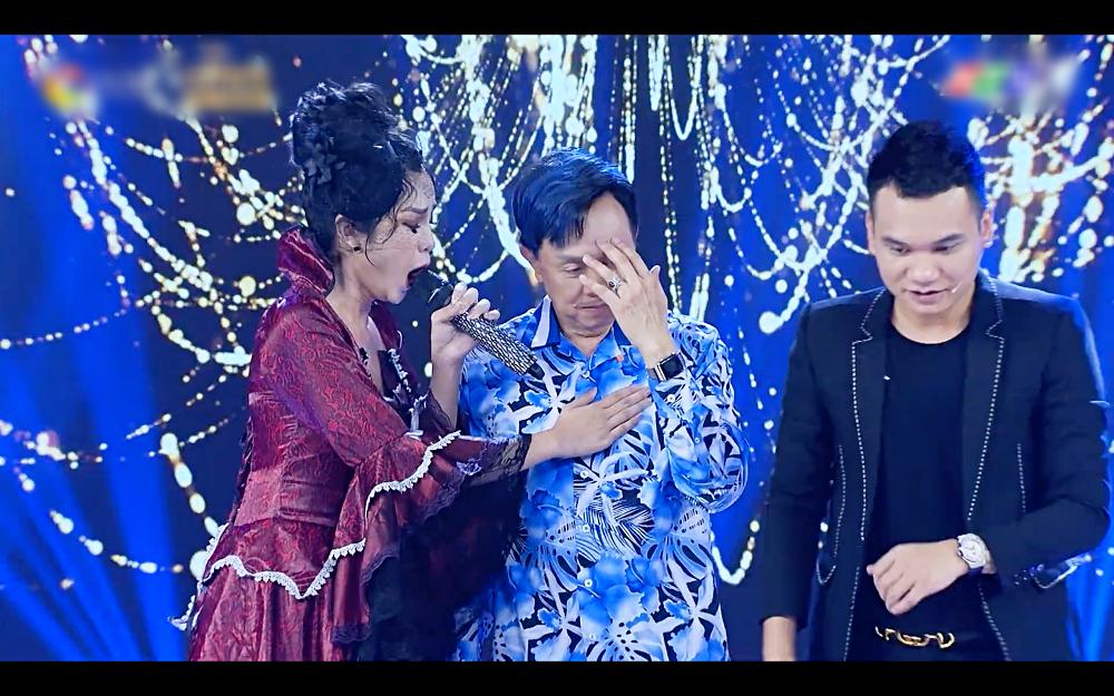 Khắc Việt rùng mình khi song ca cùng cô gái có giọng đàn ông-5