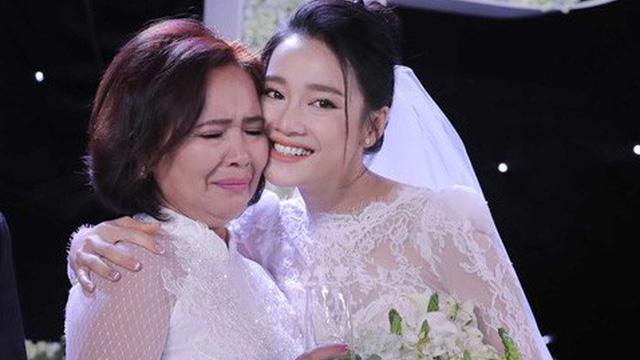 Rũ hết hào quang lấp lánh, Mỹ Tâm - Nhã Phương - HHen Niê chỉ muốn làm đứa con bé bỏng bên người phụ nữ của cuộc đời-5