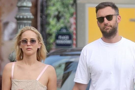 Jennifer Lawrence kết hôn với bạn trai sau hơn 1 năm hẹn hò