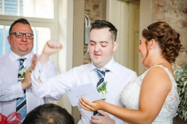 Mắc u não suốt 6 năm, chàng trai vẫn cầu hôn thành công và có đám cưới đẹp như mơ với bạn gái-4