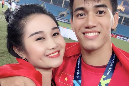 Sinh nhật Tiến Linh nhưng bạn gái không chúc mừng còn bỏ theo dõi