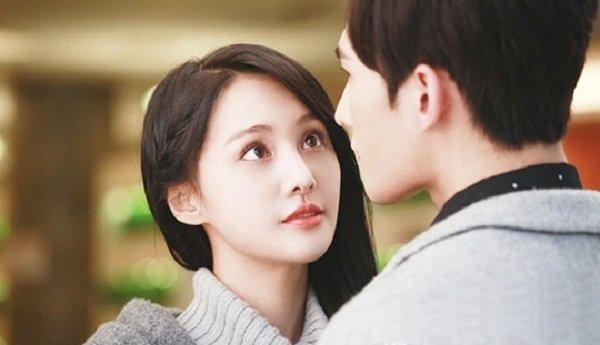 Đặt ghi âm trong phòng bạn trai rồi ra về, tôi vỡ tim khi nghe được giọng mẹ kế-1