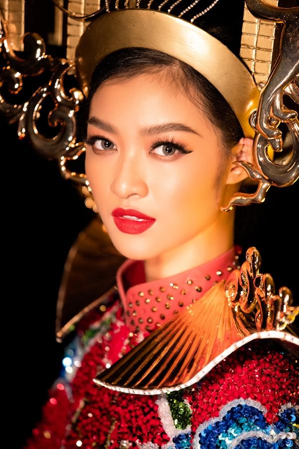 Kiều Loan chơi lớn với quốc phục 2000 đèn led, hứa hẹn gây sốt tại Miss Grand International 2019-5