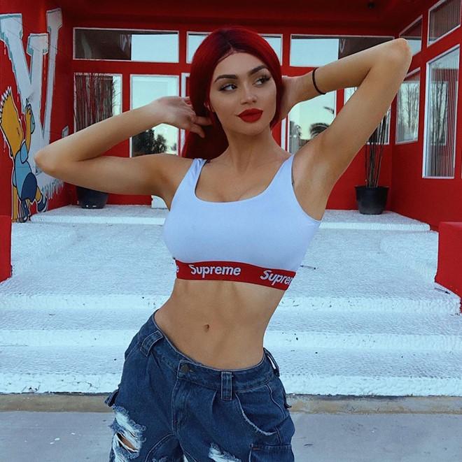 Nóng bỏng có tiếng nhưng blogger lại bị chỉ trích vì ngược đãi ngựa-5