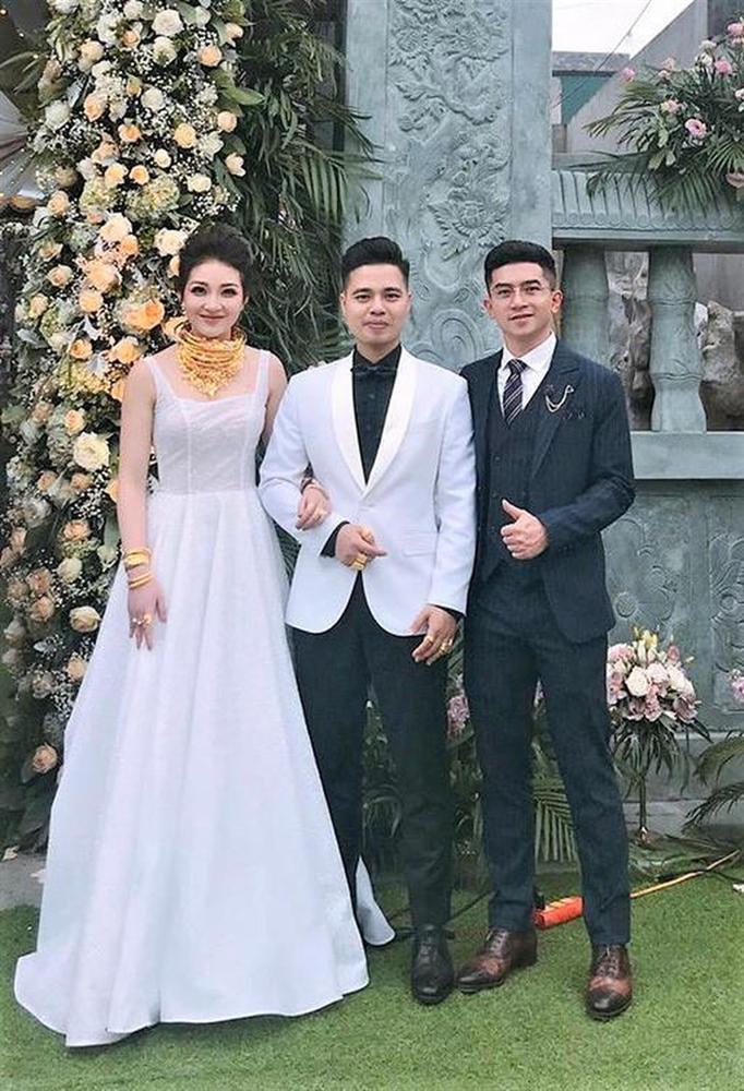 Những màn tặng quà 20/10 siêu to khổng lồ khiến chị em rần rần ghen tị-1