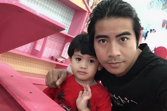 Giải thích lý do Ngọc Lan vắng mặt khi đi chơi cùng con ngày 20/10, Thanh Bình bị truy vấn vì để lộ sơ hở