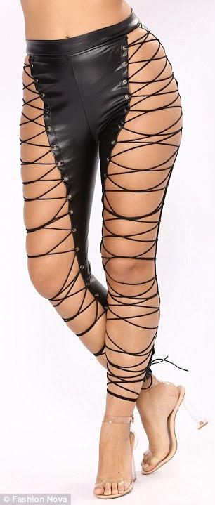 Diện mẫu quần lạ, nữ người mẫu trông như không mặc gì xuống phố-4