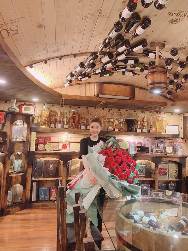 Lộ diện chân dung chồng sắp cưới là đại gia xứ Nghệ của ca sĩ Bảo Thy?-1