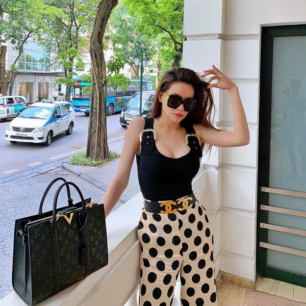 Khi Hồ Ngọc Hà thả dáng đầy quyến rũ, fan tá hoả vì chi tiết lạ ở vòng 1-4