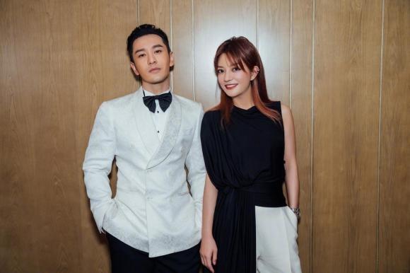 Hiếm khi mặc đồ đôi với vợ, thế mà Huỳnh Hiểu Minh lại diện đồ xuyệt tông với Triệu Vy khiến fans khó hiểu-3