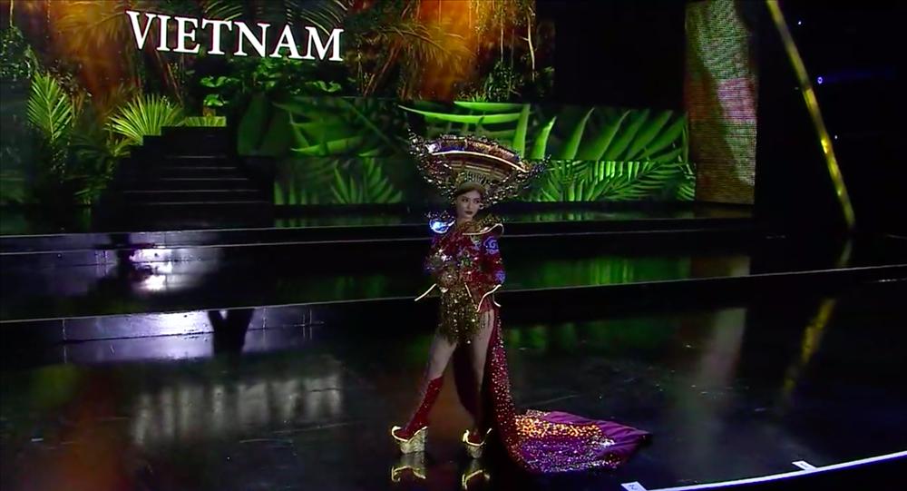 Hơn 1000 đèn led không sáng, phần thi quốc phục của Kiều Loan tại Miss Grand 2019 gây tiếc nuối-4