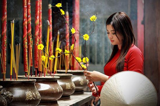 3 mẹo nhỏ giúp dân công sở xua đuổi vận xui, may mắn ầm ầm kéo đến