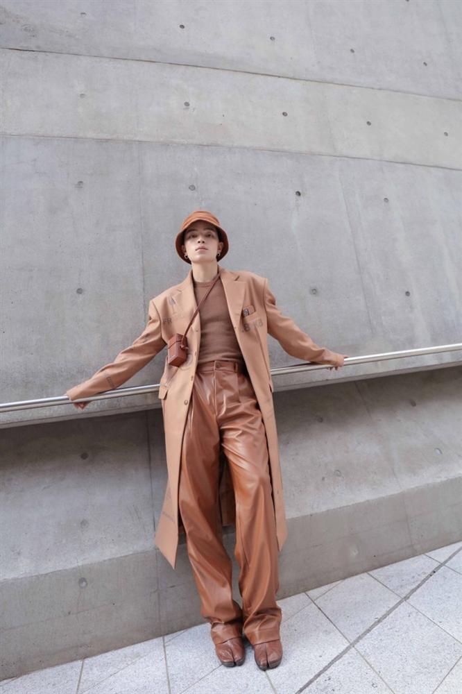 Không phải Diệu Nhi, Kelbin Lei mới là người đầu tiên lăng-xê giày móng heo-4