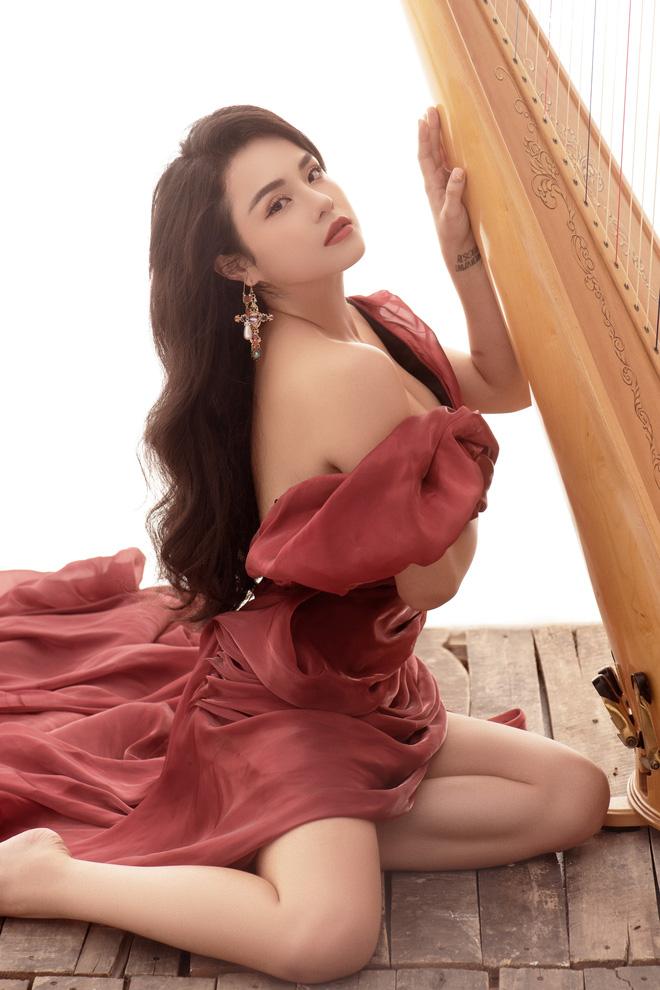 Thái Trinh, Khổng Tú Quỳnh và loạt mỹ nhân Việt lột xác sexy ngoạn mục sau chia tay-1