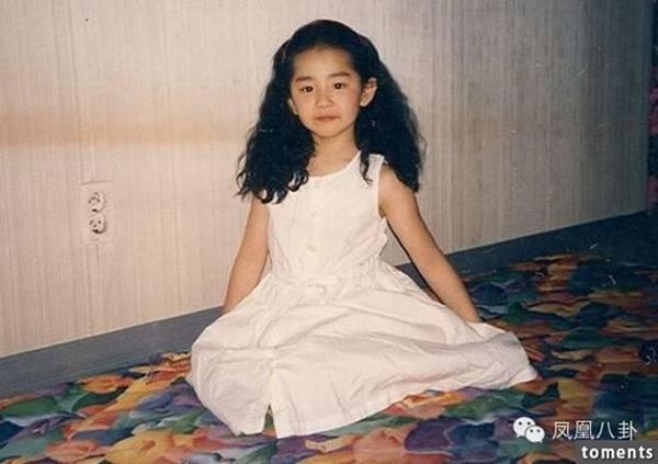 Những hình ảnh thời nhỏ của Moon Geun Young cho thấy cô sở hữu vẻ đẹp trong sáng, thuần khiết và gương mặt thon gọn.