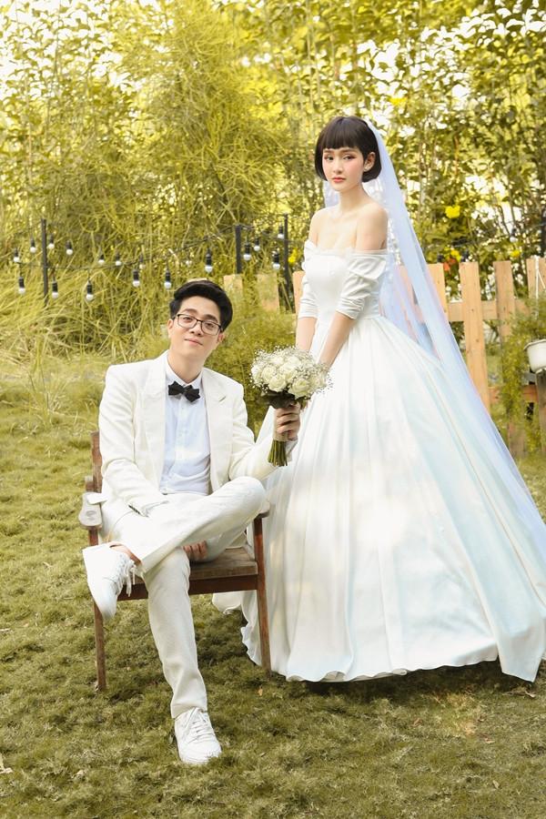 Bùi Anh Tuấn 1 năm cưới vợ 2 lần, fan trả lời cực lầy khi được hỏi Hiền Hồ hay Văn Mai Hương ai xứng làm chị dâu-4