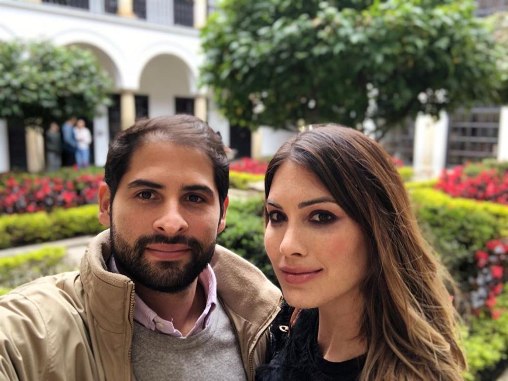 Bản tin Hoa hậu Hoàn vũ 22/10: Mỹ nữ lộ nhũ hoa ở thành Rome cướp sạch sóng của Hoàng Thùy-5