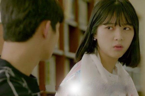 Đêm tân hôn anh nói mơ liên tục, tôi đau đớn chỉ còn nước bỏ về trong đêm-3