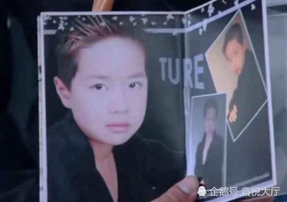 Loạt ảnh thơ ấu chứng minh nam thần Vương Nhất Bác đẹp từ trong trứng nước-3