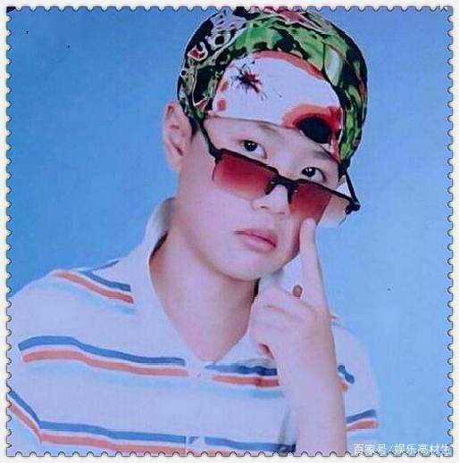 Loạt ảnh thơ ấu chứng minh nam thần Vương Nhất Bác đẹp từ trong trứng nước-5