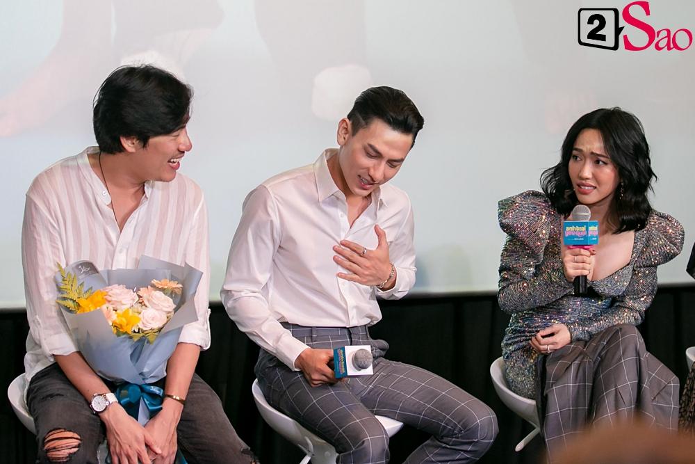 Isaac không sợ lộ hàng khi diễn cảnh khỏa thân trong Anh Trai Yêu Quái-10