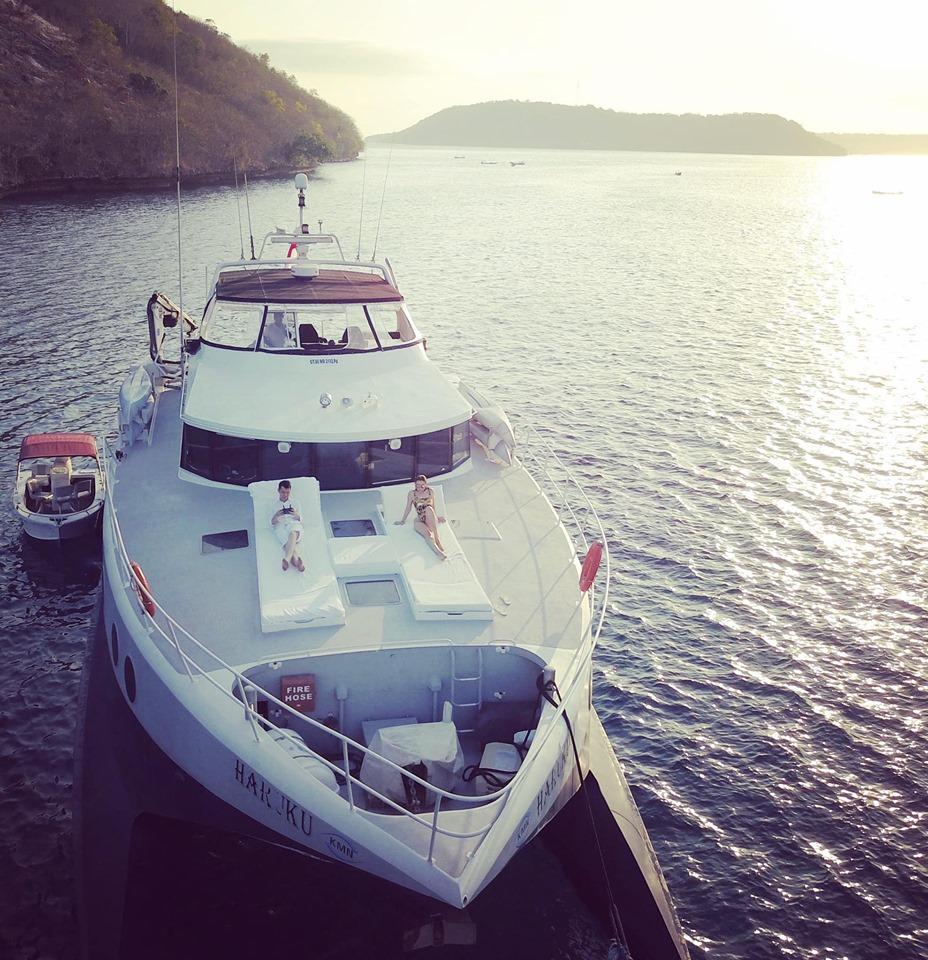 Sinh nhật siêu to của Huyền Baby: Mở party khoe body cực căng trên du thuyền cùng hội chị em-7