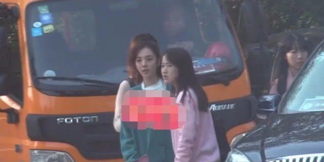 Lộ ảnh Lý Thần cùng bạn gái tin đồn Vương Hiểu Thần trên phim trường-5