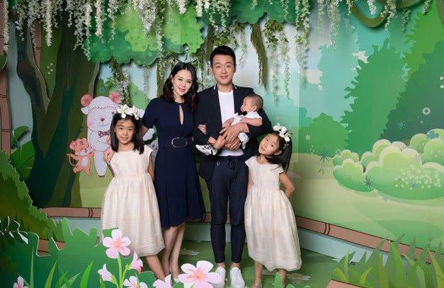 Phải lòng cô giáo, chàng sinh viên quyết tán bằng được... và kết quả sau 10 năm-5