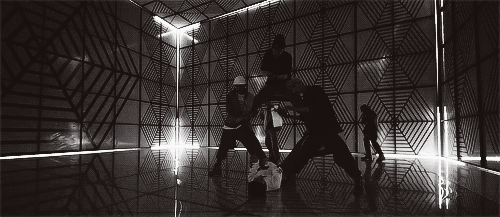 Nhìn bao ngầu là thế, fan vẫn chỉ trích loạt vũ đạo cực nguy hiểm của các nhóm nam nhà SM-5