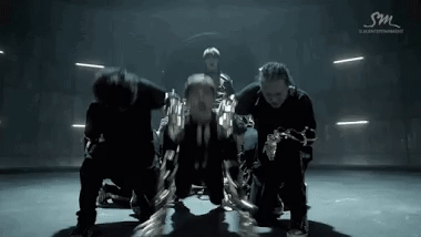 Nhìn bao ngầu là thế, fan vẫn chỉ trích loạt vũ đạo cực nguy hiểm của các nhóm nam nhà SM-3