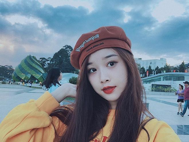 Bạn gái Văn Toàn ngày càng gợi cảm, không ngại mặc đồ sexy-2