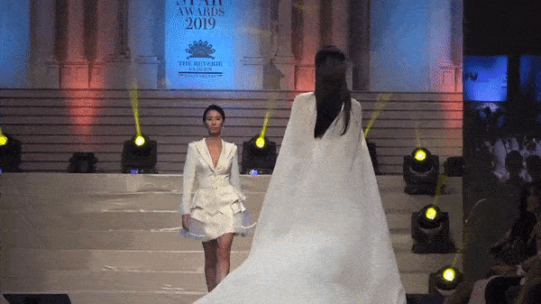 Mỹ nhân Việt ghi điểm với hành động đẹp, cứu đồng nghiệp trên sàn diễn thời trang-1