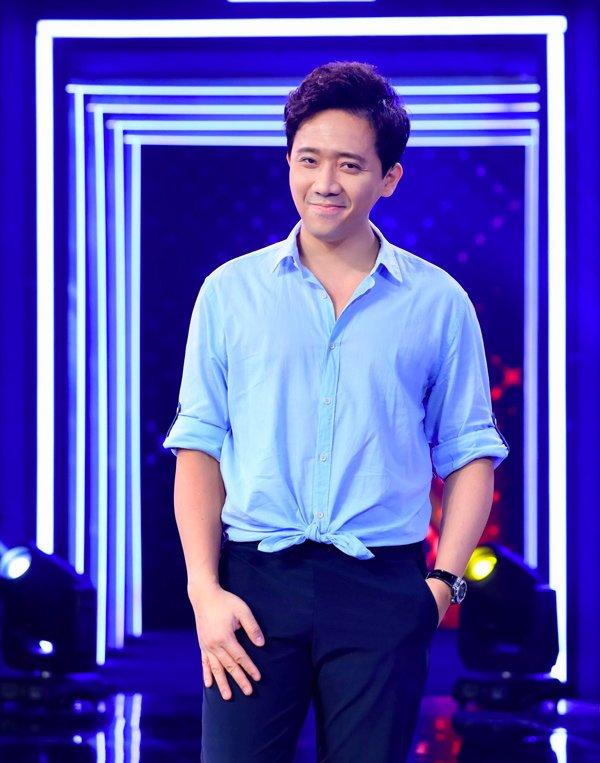 Trấn Thành diện mốt buộc vạt chất không kém cạnh các chị em gái-1