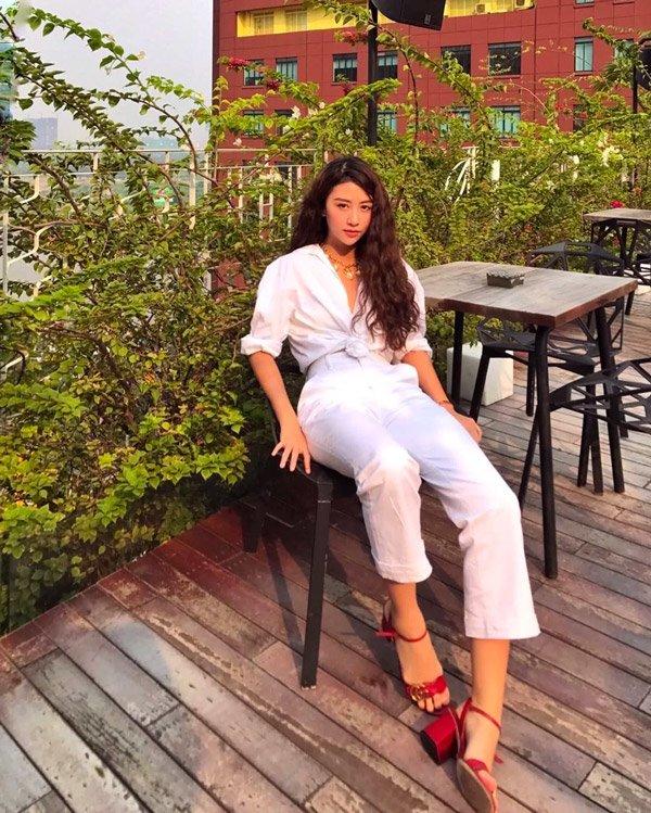 Trấn Thành diện mốt buộc vạt chất không kém cạnh các chị em gái-10