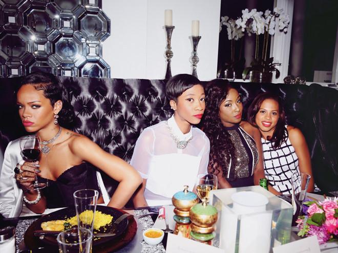 Ca sĩ giàu nhất thế giới Rihanna tung hàng loạt góc khuất đời tư-3