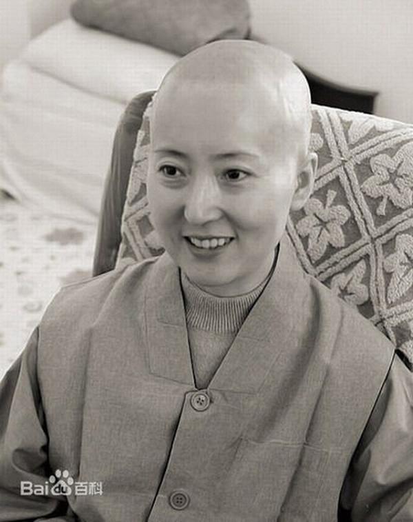 Cuộc đời bi thảm của mỹ nhân Hồng Lâu Mộng: Hai cuộc hôn nhân tan vỡ, tiên nữ cạo trọc vì bệnh ung thư-9