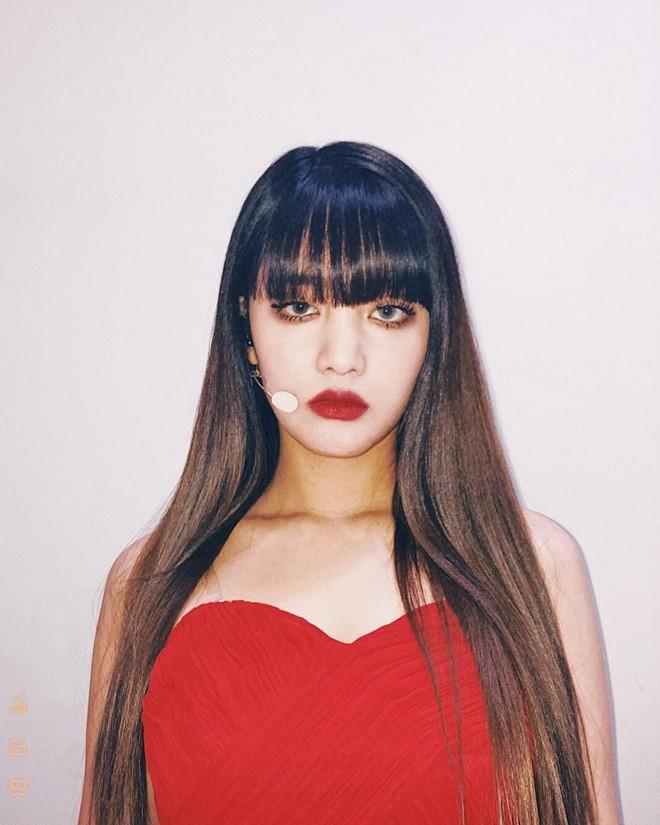 Mỹ nhân Hàn nổi bật trên sân khấu nhờ kiểu make up mắt buồn ngủ-1