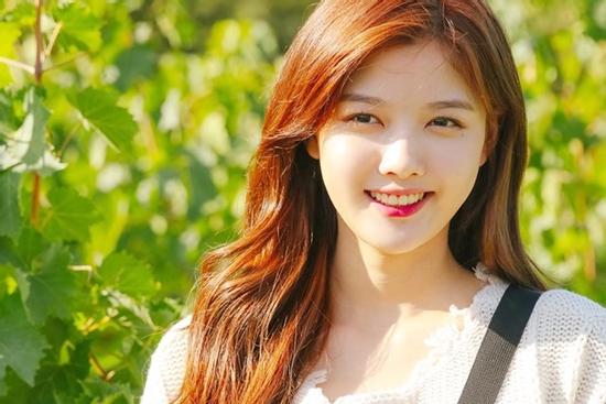 'Sao nhí' Kim Yoo Jung khoe vẻ đẹp rung động lòng người