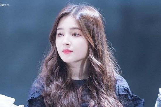 Instagram của Nancy (Momoland) đã 'bay màu' sau khi mở được một ngày