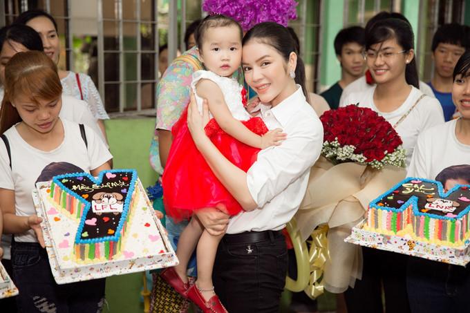 Lý Nhã Kỳ: Người đẹp bí ẩn của showbiz Việt-10