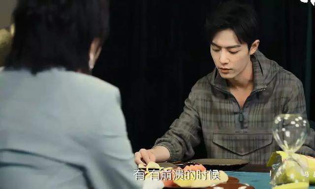 Tiêu Chiến tiết lộ cách giải tỏa áp lực, thừa nhận tửu lượng kém nên chỉ chọn lúc rảnh mới dám uống-2