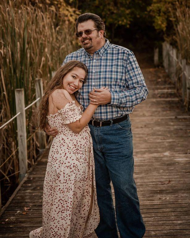 Đi làm thêm năm 16 tuổi, sau 6 năm, cô gái cưới luôn ông chủ 53 tuổi-3