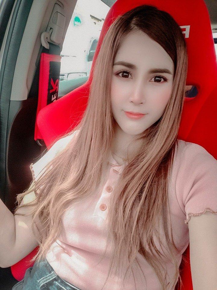 Dân mạng rụng tim với bé gái đẹp như thiên thần, nhìn sang mẹ em còn bất ngờ hơn-5