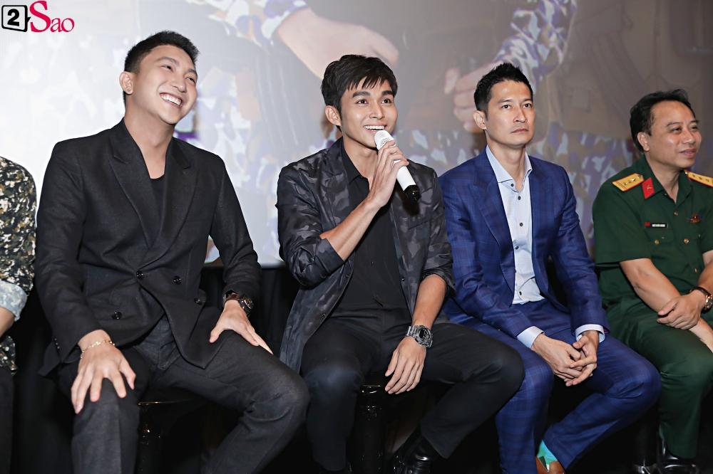 Sao nhập ngũ 2019: Jun Phạm ngại tắm nude, Anh Đức... khỏa thân chạy vòng vòng-9