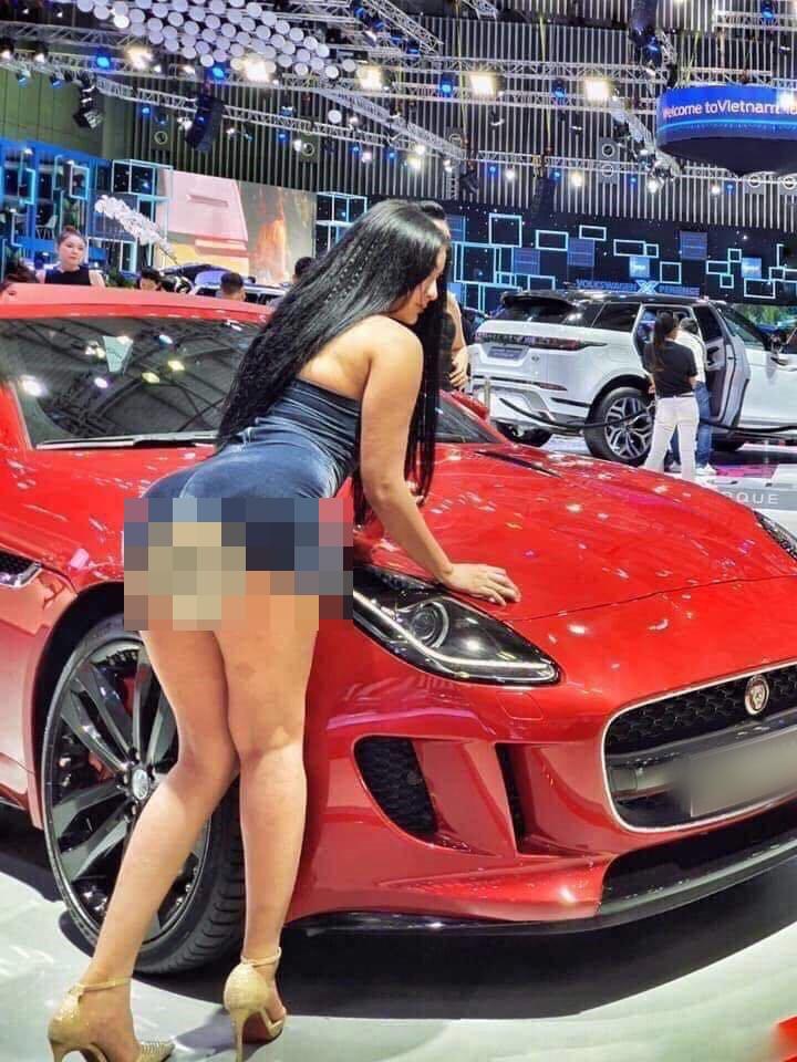 Xuất hiện Can Lộ Lộ phiên bản Việt: Hồn nhiên đến Motor Show nằm quằn quại, cố tình lộ hàng dù không được mời-5