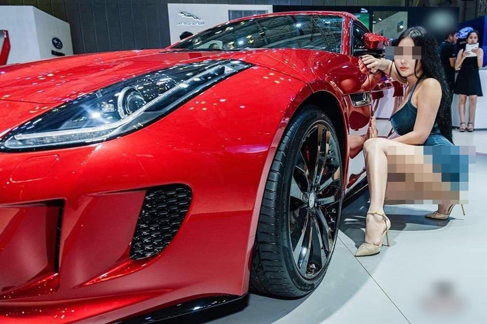 Xuất hiện Can Lộ Lộ phiên bản Việt: Hồn nhiên đến Motor Show nằm quằn quại,...