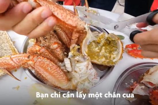 Bàn ăn toàn cua cỡ lớn không thể cưỡng lại ở Nhật Bản
