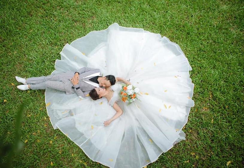 5 lần 7 lượt được vợ đưa đi tân trang nhan sắc, chồng cô dâu 62 tuổi gây sốc với diện mạo mới-5