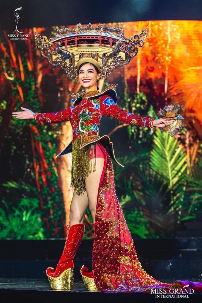 Sáng sớm mai, liệu Kiều Loan có mang được vương miện Miss Grand International 2019 về cho Việt Nam?-1