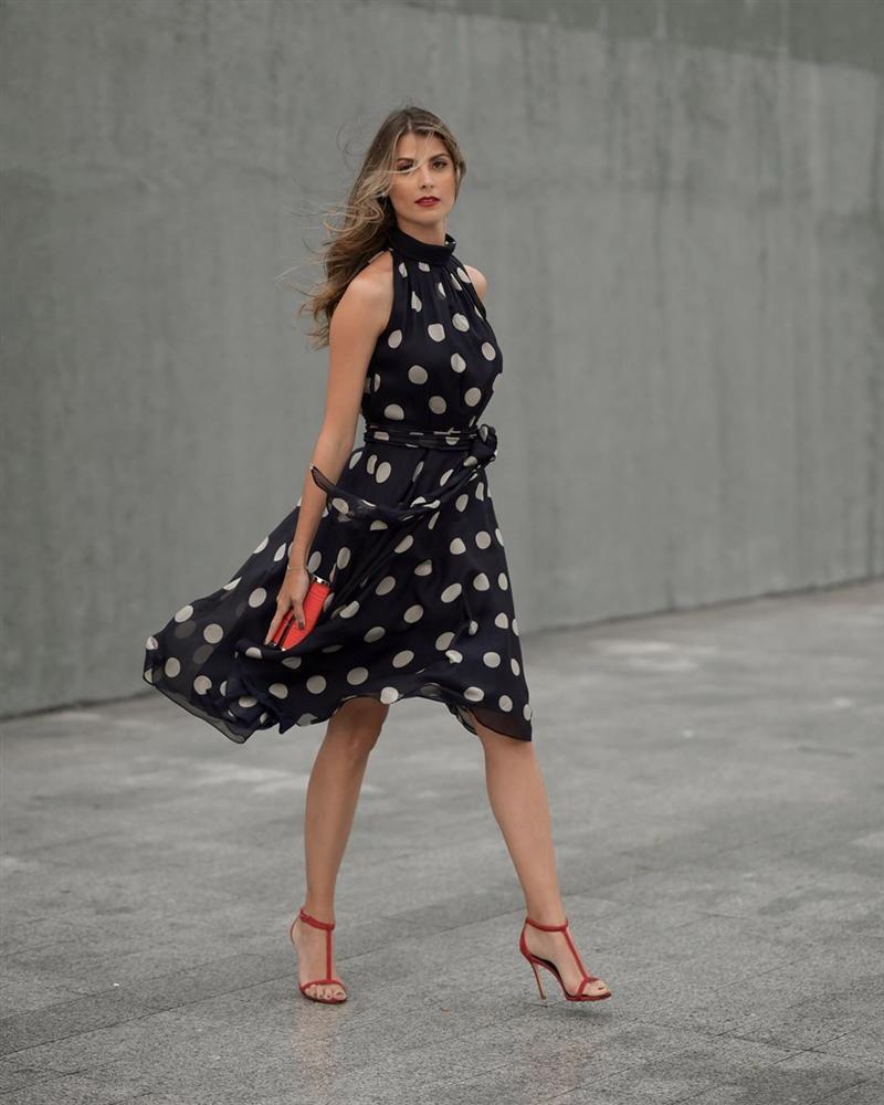 Bản tin Hoa hậu Hoàn vũ 25/10: Hoàng Thùy lộ diện trên trang chủ Miss Universe, nhan sắc chẳng giống ai-5